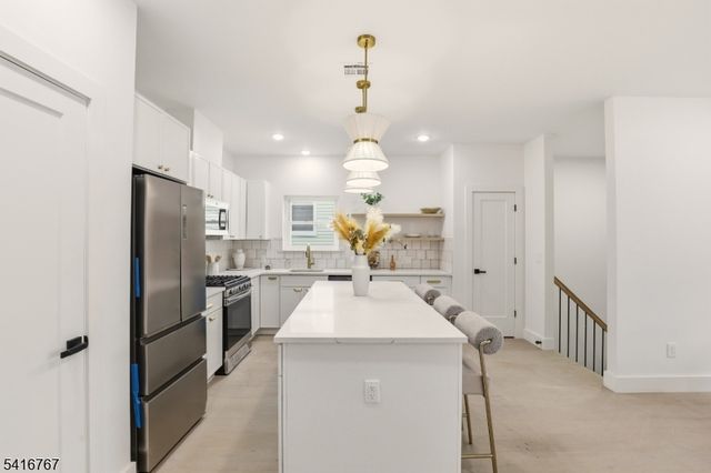 203 Maple Ave, Irvington Twp., NJ 07111