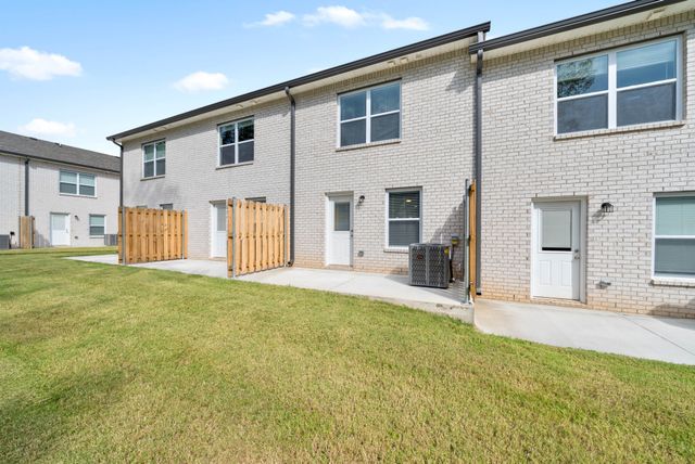 301 Longshadow Trl Unit F, Clarksville, TN 37043
