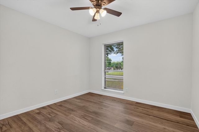 439 Candlelight Avenue, Duncanville, TX 75137