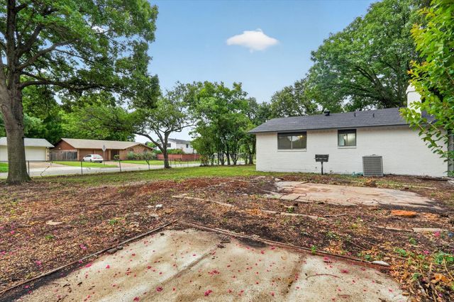 439 Candlelight Avenue, Duncanville, TX 75137