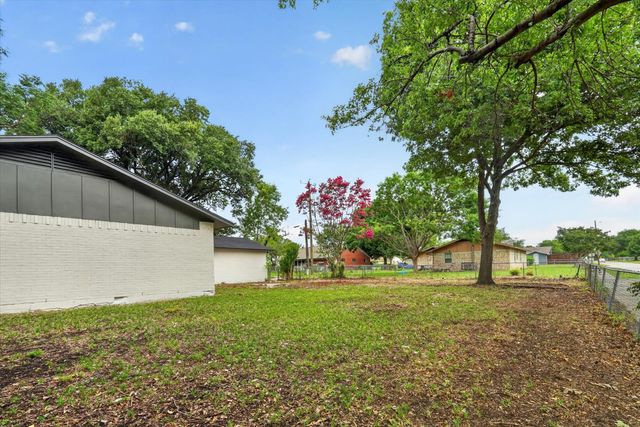 439 Candlelight Avenue, Duncanville, TX 75137