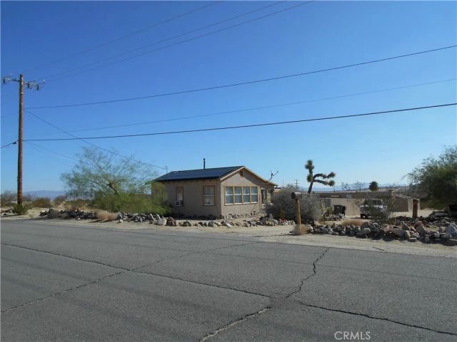 6439 Desert Knoll Avenue, 29 Palms, CA 92277