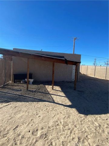 6439 Desert Knoll Avenue, 29 Palms, CA 92277