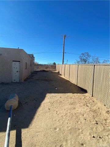 6439 Desert Knoll Avenue, 29 Palms, CA 92277