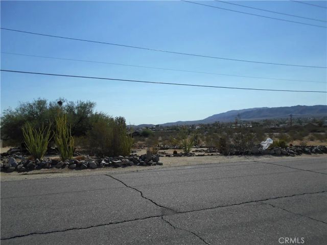 6439 Desert Knoll Avenue, 29 Palms, CA 92277