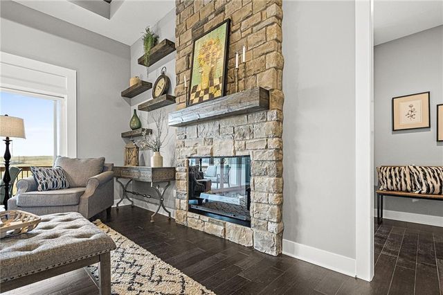 25012 W 89th Street, Lenexa, KS 66227