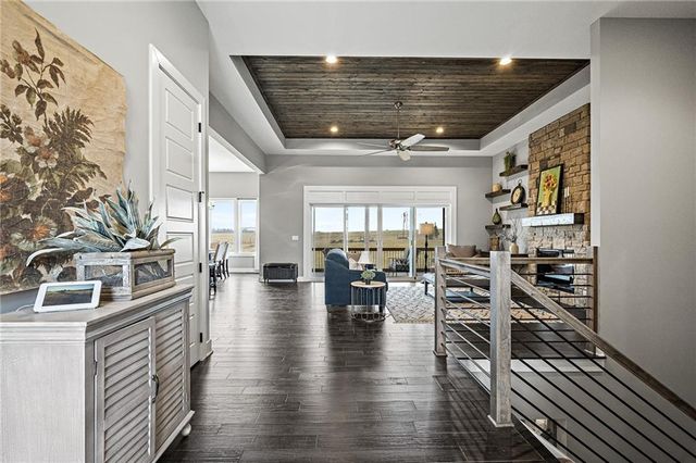 25012 W 89th Street, Lenexa, KS 66227