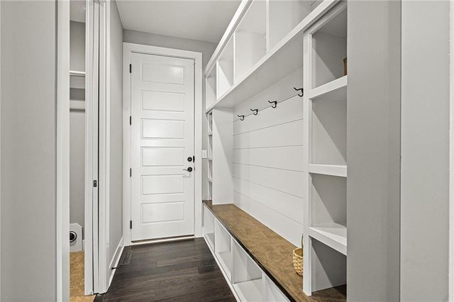 25012 W 89th Street, Lenexa, KS 66227