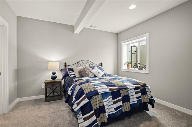 25012 W 89th Street, Lenexa, KS 66227