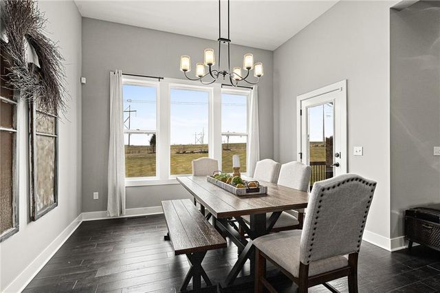 25012 W 89th Street, Lenexa, KS 66227