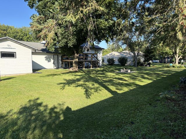 818 S 10th Street, Lake City, MN 55041