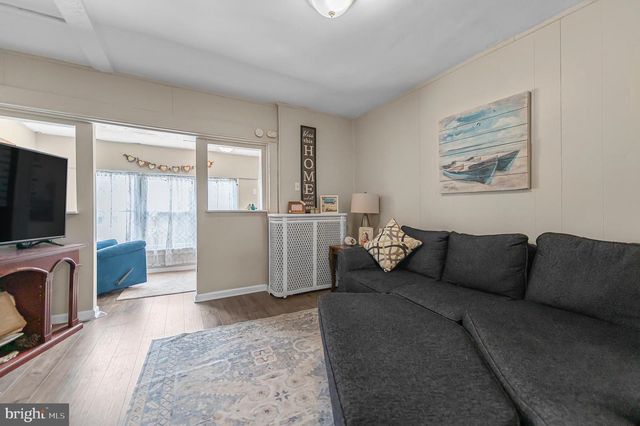 538 CLIFTON AVE, Darby, PA 19023