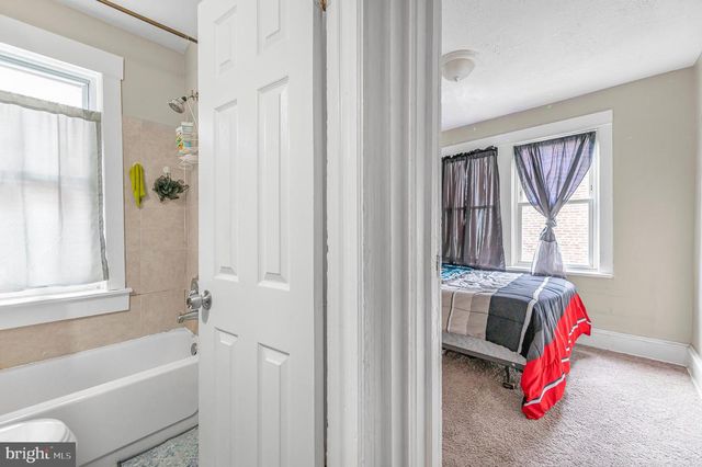 538 CLIFTON AVE, Darby, PA 19023