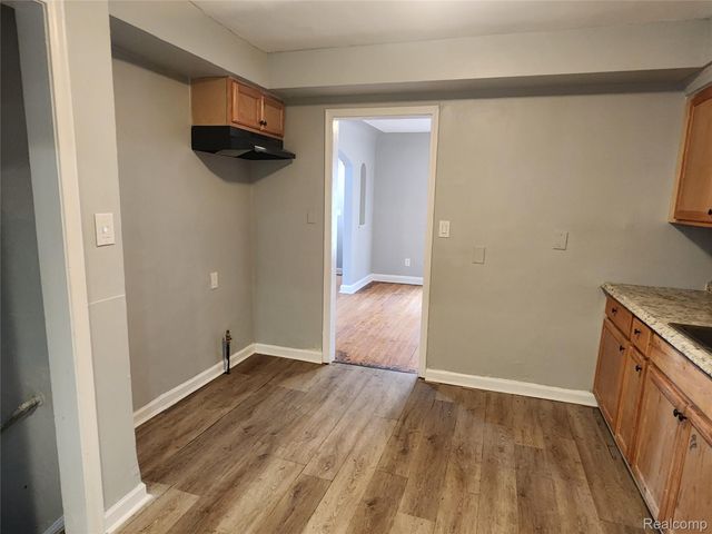 15000 Mayfield Street, Detroit, MI 48205