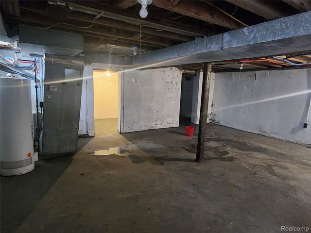 15000 Mayfield Street, Detroit, MI 48205