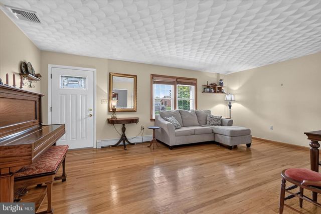 4741 BROADWAY ST, Harrisburg, PA 17111