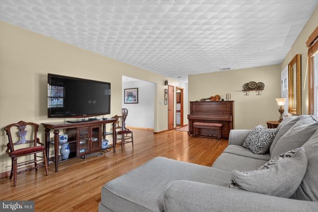 4741 BROADWAY ST, Harrisburg, PA 17111