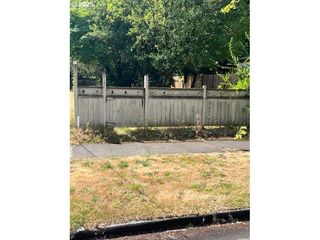 Yamhill St, Portland, OR 97216