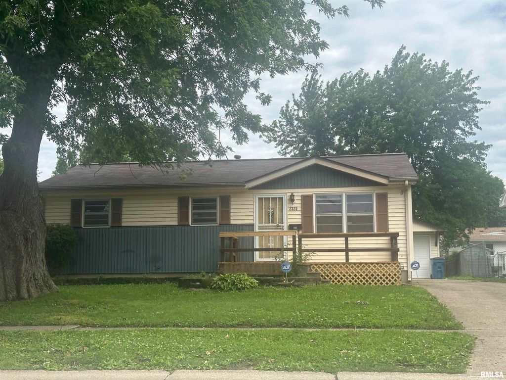 2325 Sutherland Road, Springfield, IL 62702