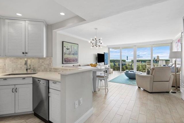 1225 S Ocean Boulevard 103, Delray Beach, FL 33483