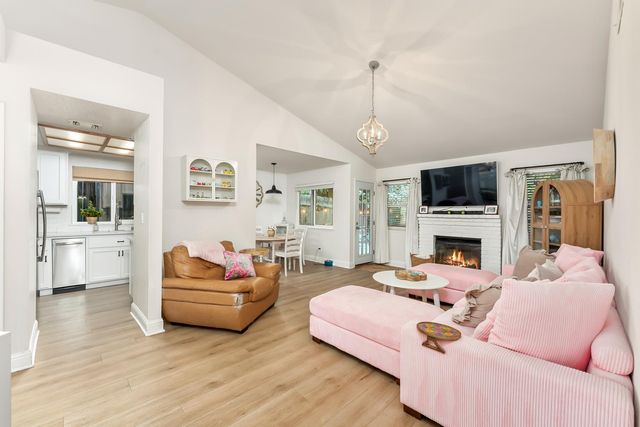 5710 River Run Cir, Rocklin, CA 95765