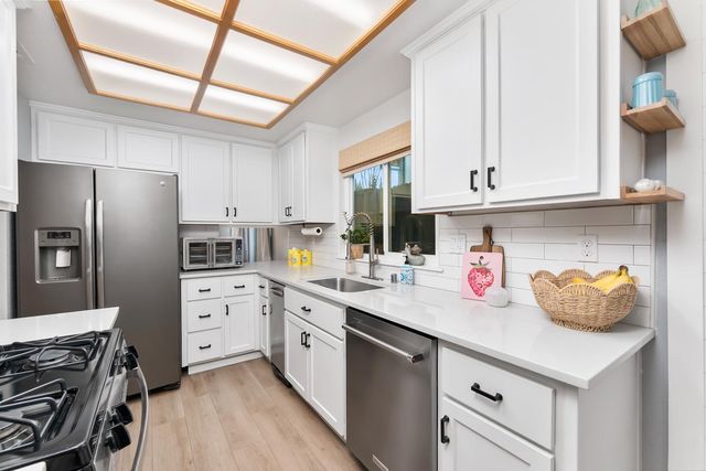 5710 River Run Cir, Rocklin, CA 95765