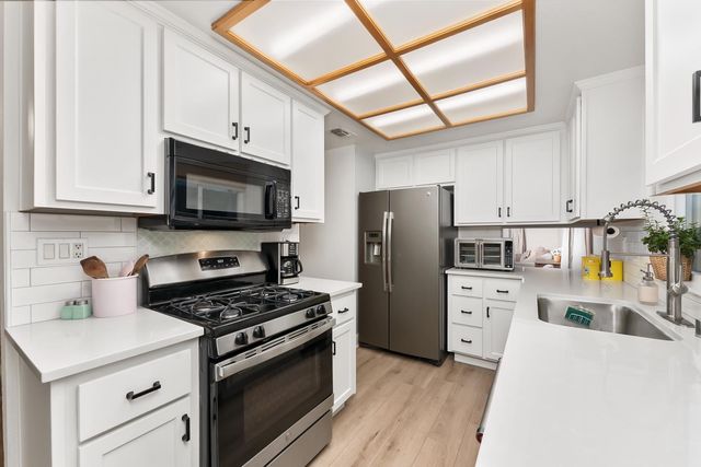 5710 River Run Cir, Rocklin, CA 95765