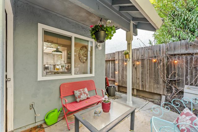 5710 River Run Cir, Rocklin, CA 95765