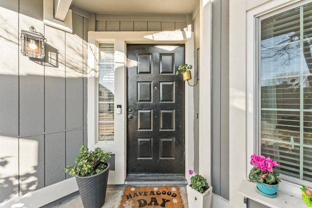 5710 River Run Cir, Rocklin, CA 95765