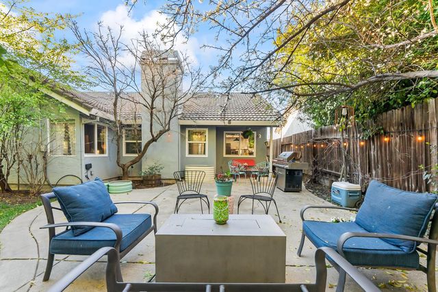 5710 River Run Cir, Rocklin, CA 95765