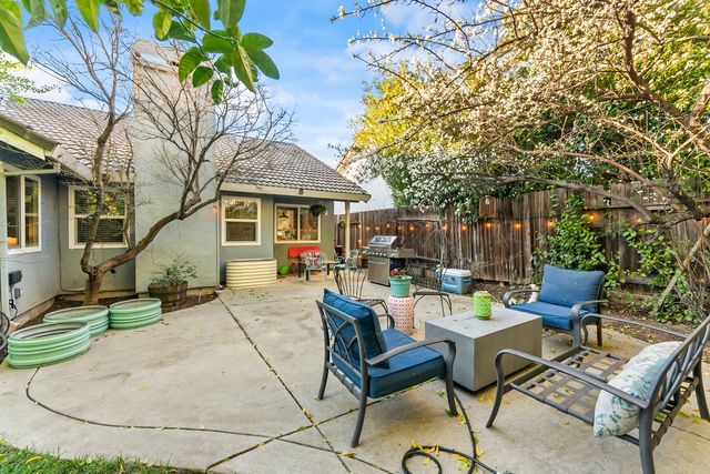 5710 River Run Cir, Rocklin, CA 95765