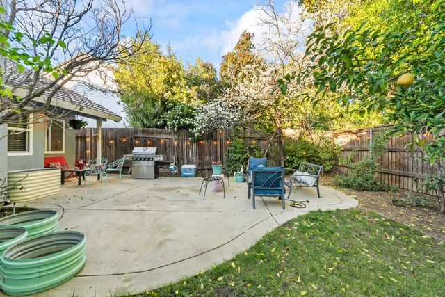 5710 River Run Cir, Rocklin, CA 95765