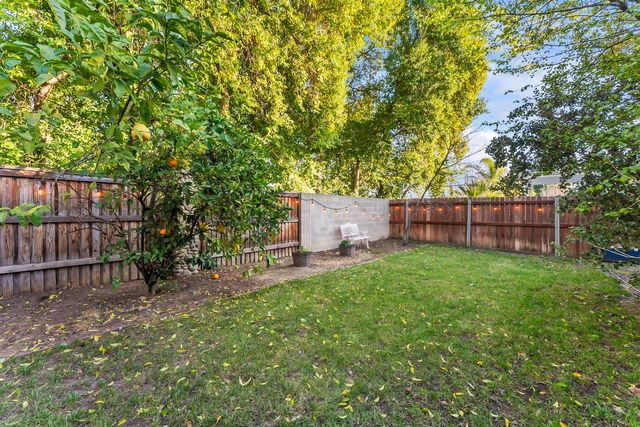 5710 River Run Cir, Rocklin, CA 95765