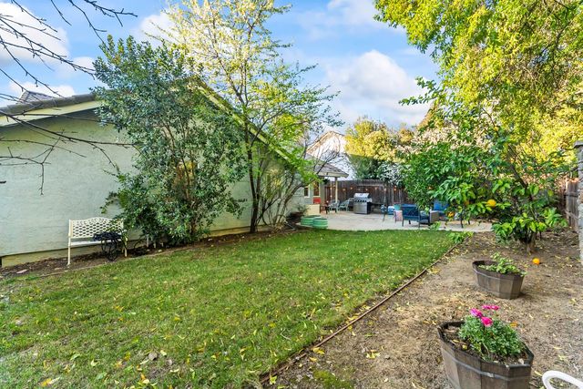 5710 River Run Cir, Rocklin, CA 95765