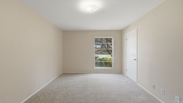 402 TIDECREST DR, Windcrest, TX 78239