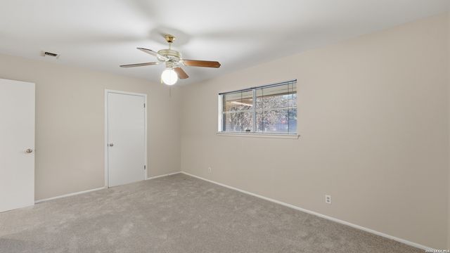 402 TIDECREST DR, Windcrest, TX 78239