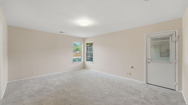 402 TIDECREST DR, Windcrest, TX 78239