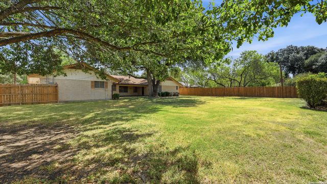 402 TIDECREST DR, Windcrest, TX 78239