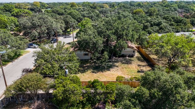 402 TIDECREST DR, Windcrest, TX 78239