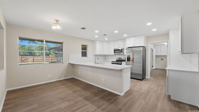 402 TIDECREST DR, Windcrest, TX 78239