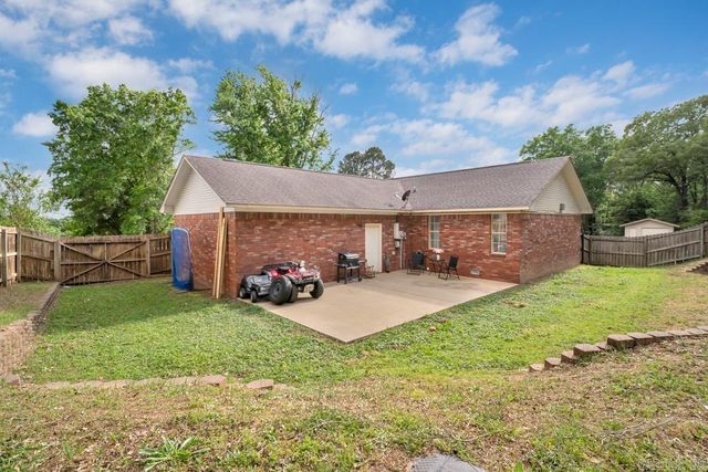 11 Eugenia Street, Morrilton, AR 72110