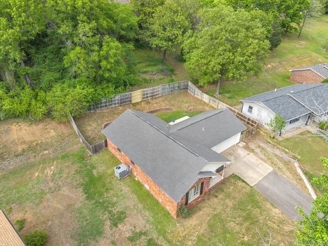 11 Eugenia Street, Morrilton, AR 72110