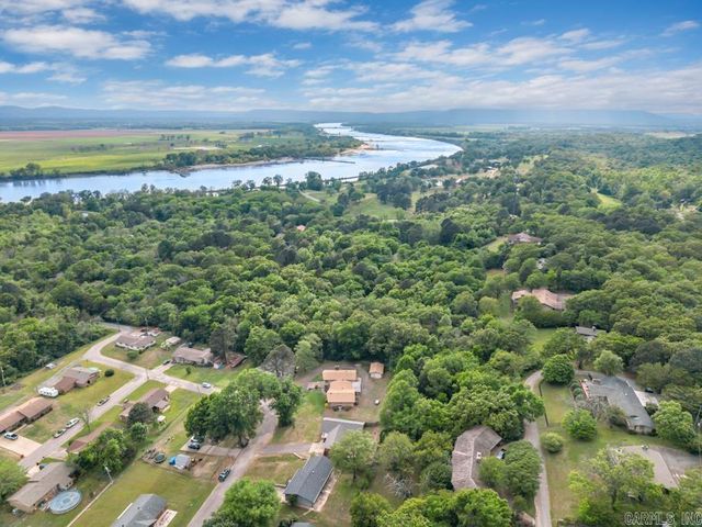 11 Eugenia Street, Morrilton, AR 72110