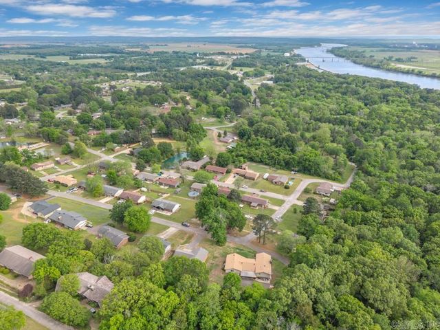 11 Eugenia Street, Morrilton, AR 72110