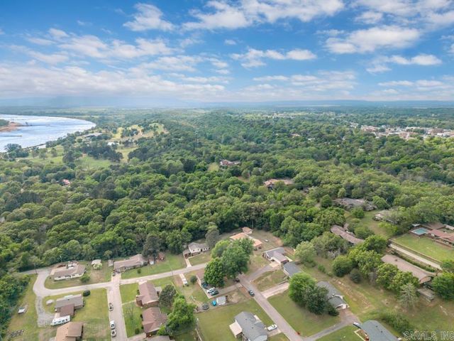 11 Eugenia Street, Morrilton, AR 72110