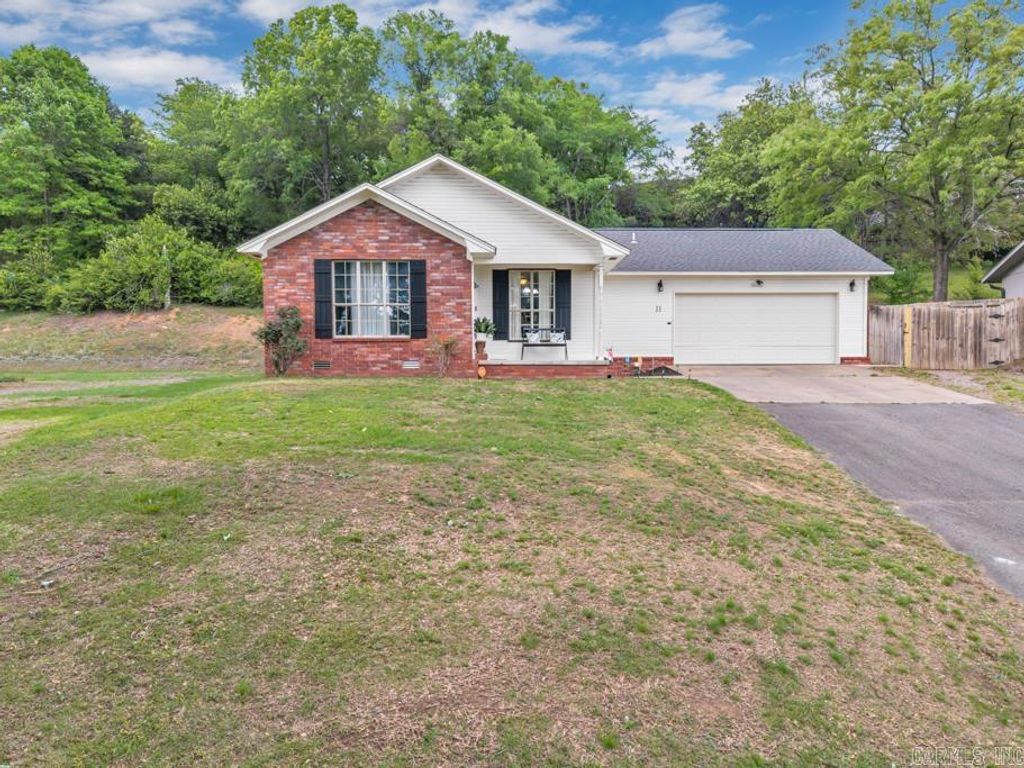 11 Eugenia Street, Morrilton, AR 72110