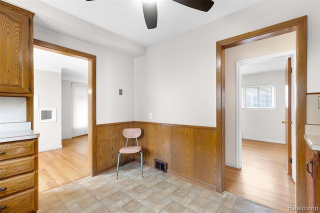 9929 Carter Avenue, Allen Park, MI 48101