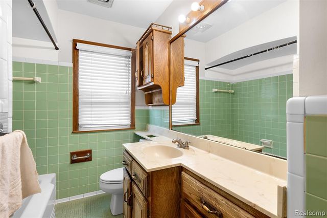 9929 Carter Avenue, Allen Park, MI 48101