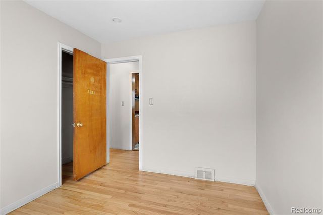 9929 Carter Avenue, Allen Park, MI 48101