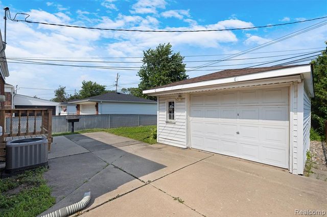 9929 Carter Avenue, Allen Park, MI 48101